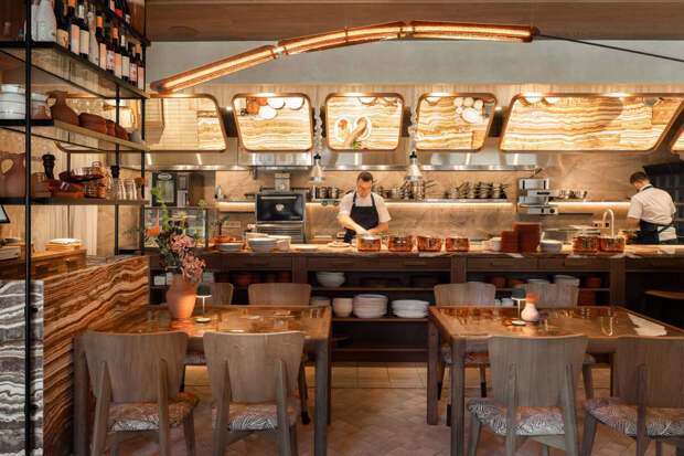 Новый проект на улице Восстания — греческое бистро Gris