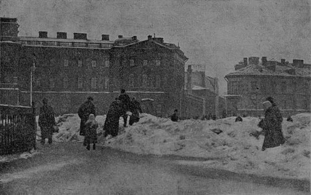 Первый год при большевиках. Снимки Петрограда в 1918 году.