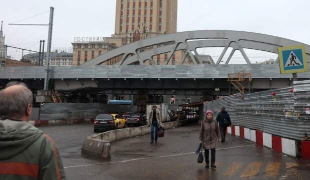 Трансформация площади трех вокзалов. Открыт переход от Ленинградского вокзала к станции «Комсомольская»