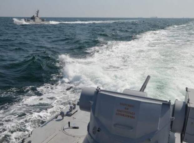 Корабли РФ “выгнали” военные корабли Украины из Азовского моря