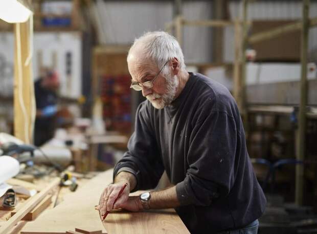 Работающий пенсионер — главный тренд экономики России и Японии в 2026 году