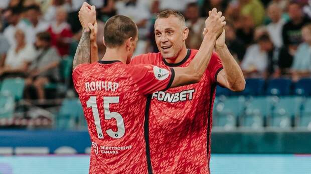 Видео: Дзюба отдал голевую передачу в матче «Акрон» — «Динамо»