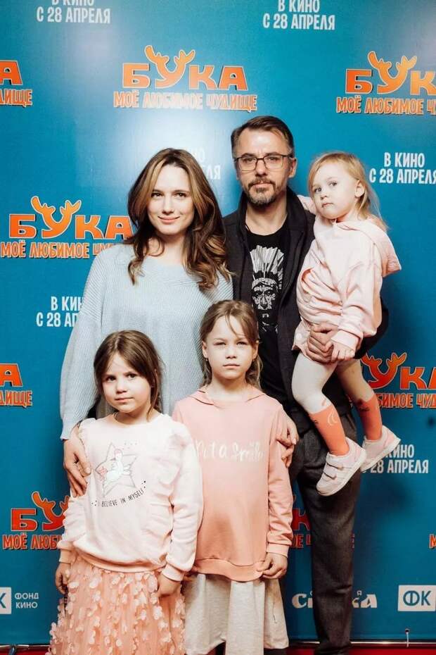 «Видимся редко, воспитаны они неплохо»: Игорь Петренко о сыновьях от Екатерины Климовой