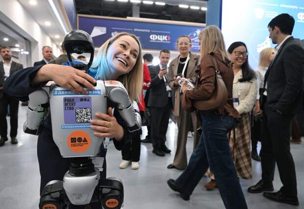 Бизнес-форумы отказываются от формальных стендов