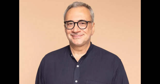 62-летнего Константина Меладзе засняли в Испании с молодой спутницей