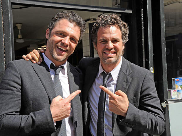 Anthony Molinari And His Stunt Double Mark Ruffalo On Thee Set Of Now You See Me