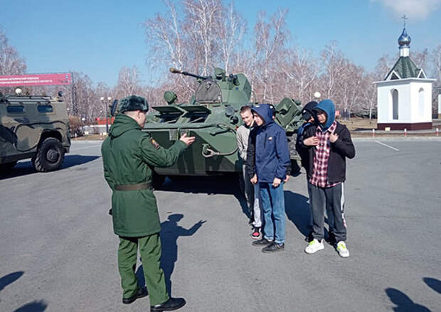 Омский автобронетанковый инженерный институт офицеры. Автобронетанковый институт омск. Автобронетанковый инженерный институт омск. Оабии мто. Омский автобронетанковый инженерный присяга.