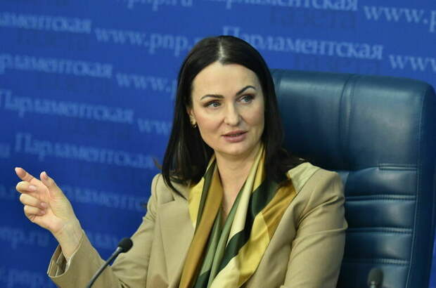 В Госдуме разрабатывают рекомендации по помощи беременным школьницам