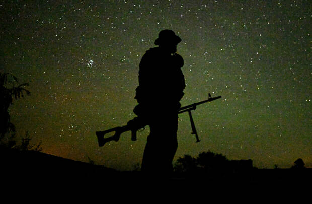 Огненный шар появился в небе над российским регионом во время атаки ВСУ и попал на видео