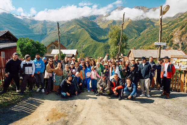 Нино Нинидзе, Егор Корешков и Андрей Ургант снимаются в Северной Осетии Нино Нинидзе, Егор Корешков и Андрей Ургант снимаются в Северной Осетии