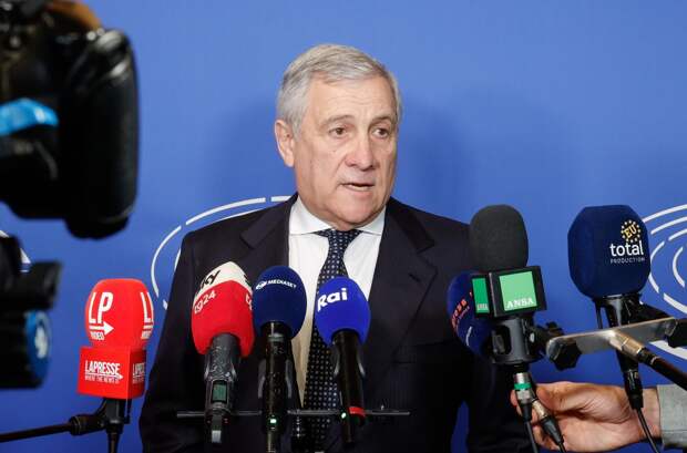 Глава МИД Италии Таяни пообещал, что страна не будет воевать с Россией