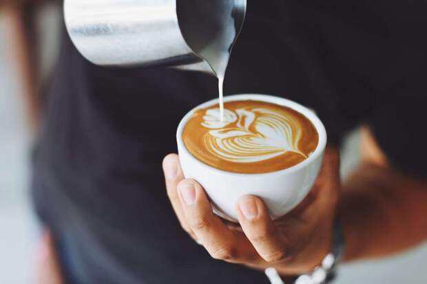 Daily Mail: кофе безопаснее всего всего пить в десять утра