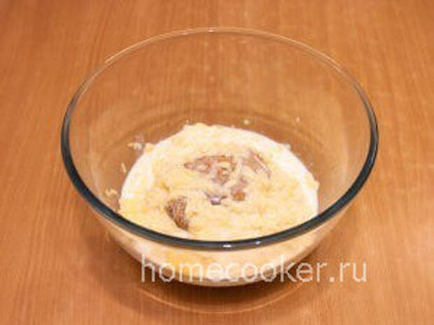 Kuritsa s syrnom souse 300x225 Курица с сыром