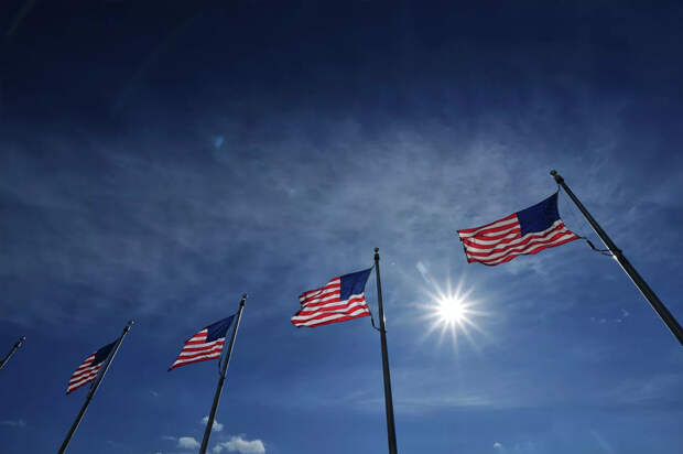 США в спешке эвакуируют посольство и сжигают секретные документы после ударов Ирана