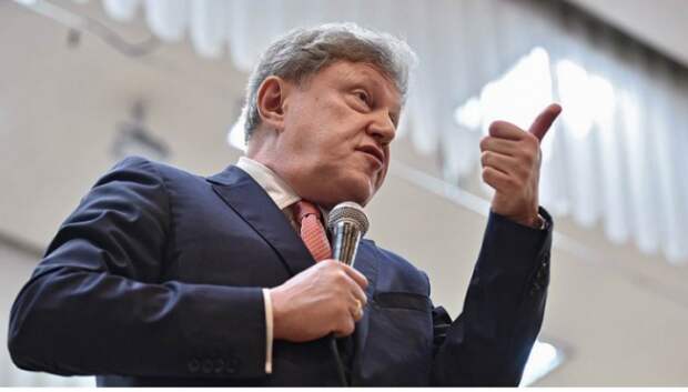 «Яблоко» обдумывало смену лидера перед выборами