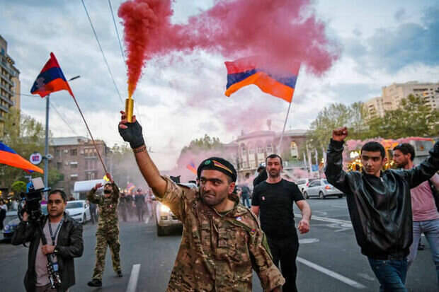 Заявка на самоуничтожение Армении: уповающие на Россию реваншисты грезят о «возврате к границам 1994 года»