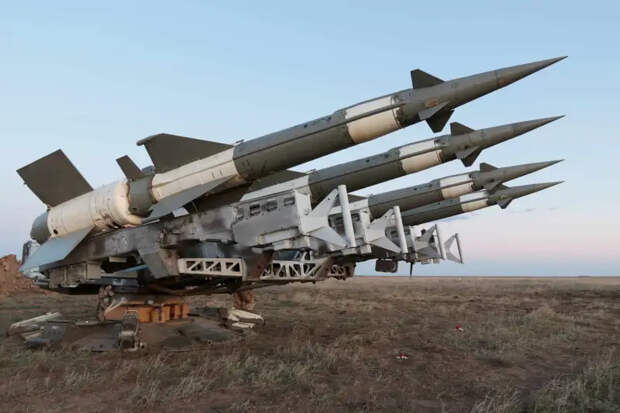 В ходе удара по позициям ВСУ уничтожена пусковая установка ЗРК IRIS-T и три пусковые установки ЗРК С-125 «Печора» - Минобороны