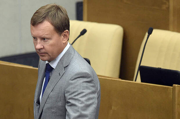 Архивный снимок. Денис Вороненков в стенах Госдумы.