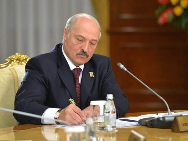 Эксперт: Лукашенко паникует и винит Россию в массовых акциях протеста