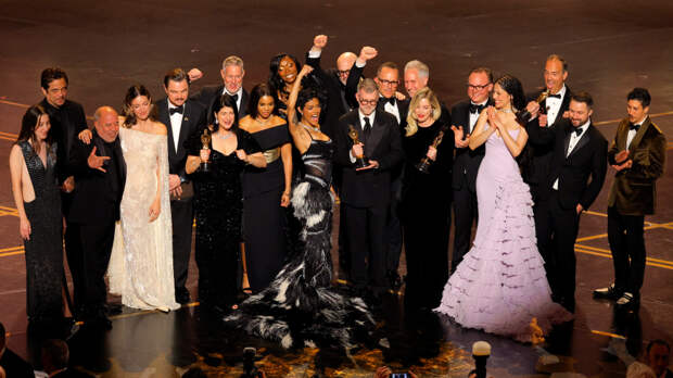 Премию «Оскар» в номинации «Лучший фильм» получила лента «Битва за битвой»