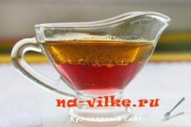 Салат овощной с пармезаном и оливками