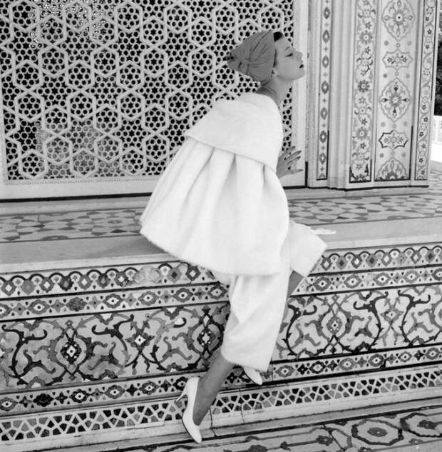 Барбара Маллен. Британский Vogue. Ноябрь, 1956 год. Норман Паркинсон (Norman Parkinson) - мастер модной фотографии. Барбара Маллен. Британский Vogue. Ноябрь, 1956 год. Норман Паркинсон (Norman Parkinson) - мастер модной фотографии.