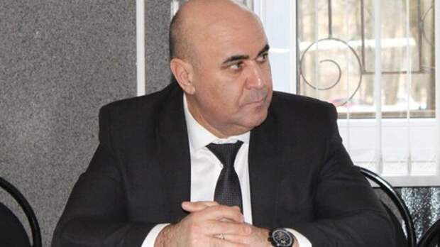 «Фаику не место в тюрьме»: главе азербайджанской диаспоры отменили приговор по делу о взятке