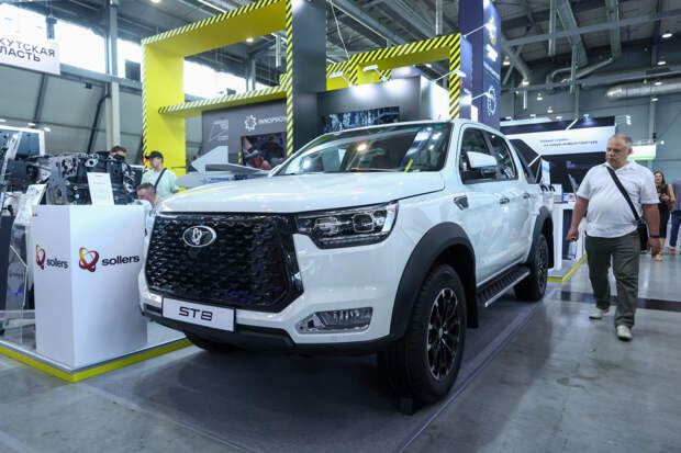 Продажи автомобилей российской марки резко упали