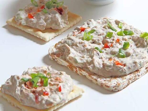 Намазка с консервированными сардинами. Намазка с консервированными сардинами.