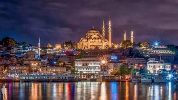 Единственным городом в мире, который расположен на двух частях света является Стамбул, Турция.