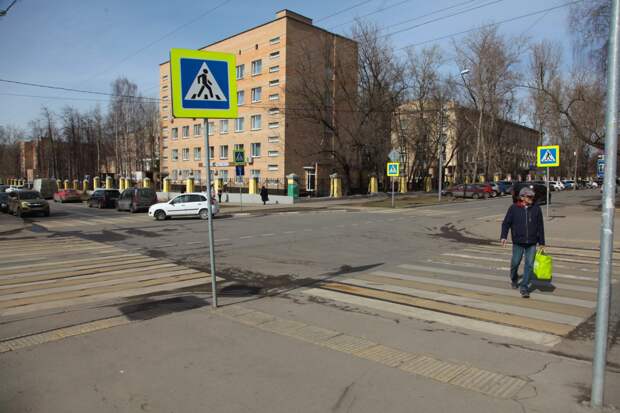 ПДД требуют пропустить пешеходов на нерегулируемой «зебре»/ ЗБ