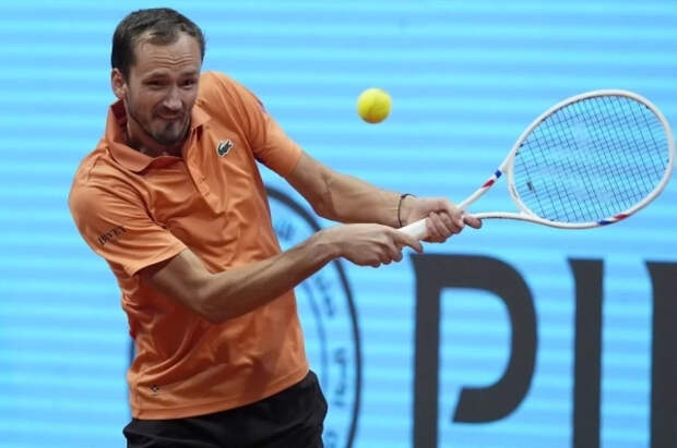 Первая ракетка России Медведев не смог выйти в четвертьфинал «Мастерса»