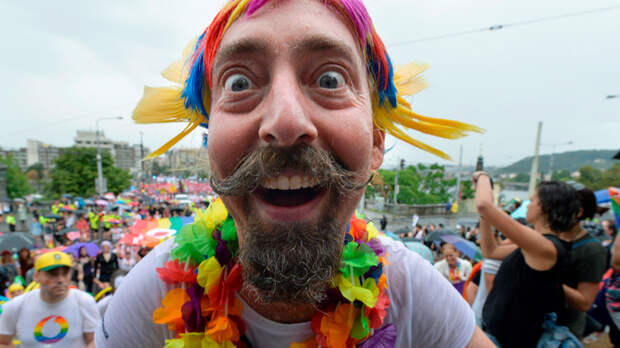 "Неделя гордости" для противных: Кто стоит за сходкой извращенцев