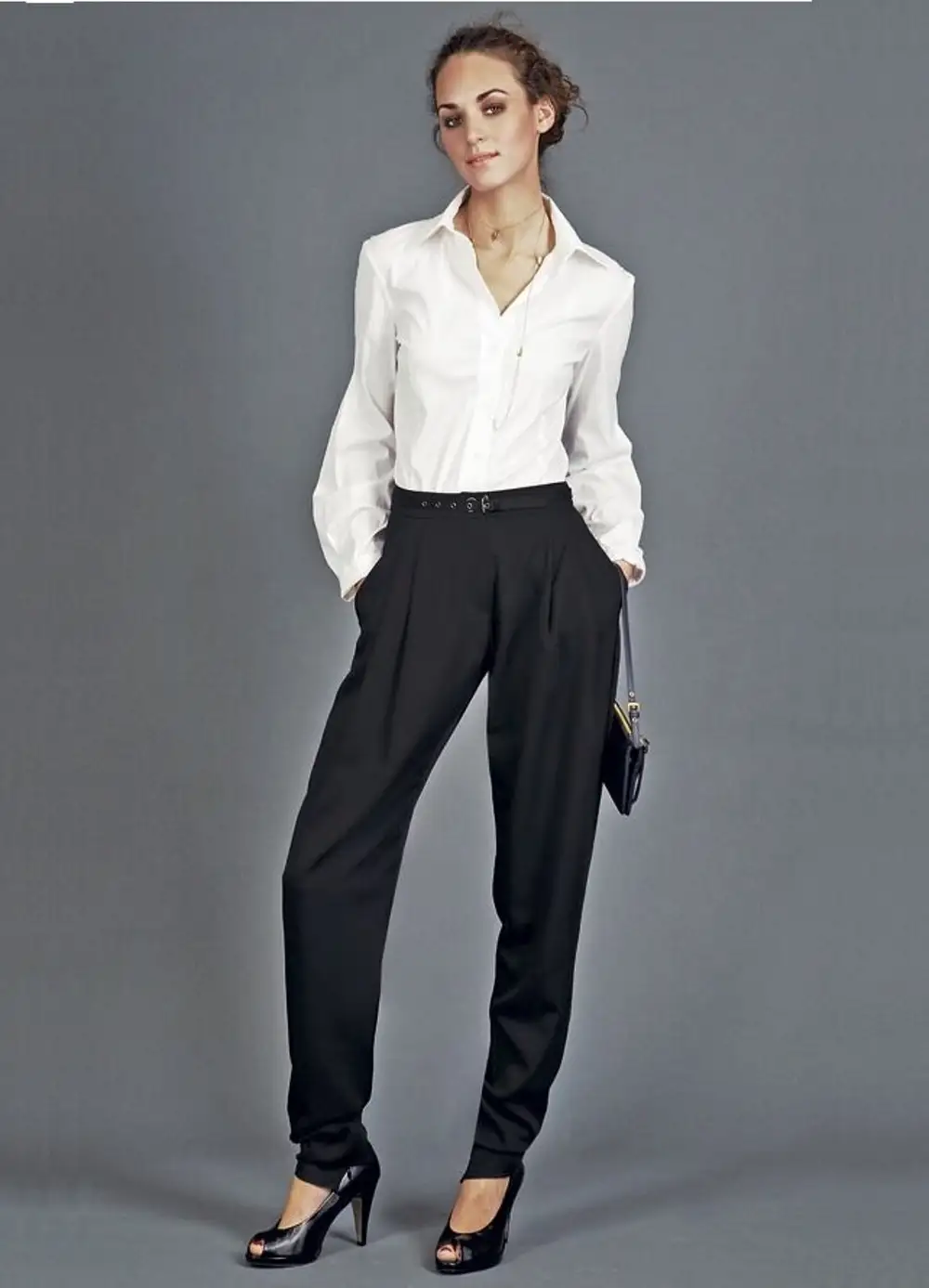 Блузка с классическими брюками