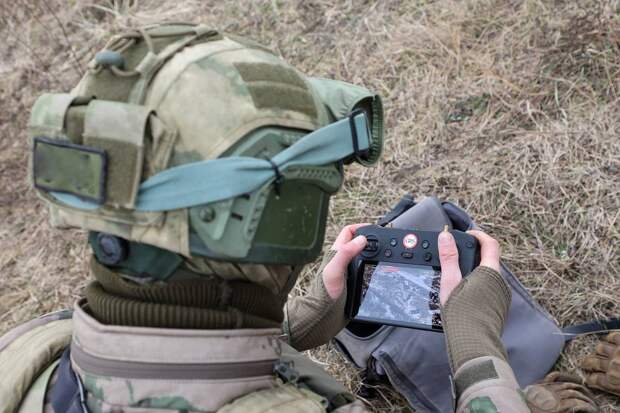 Уничтожение дронов ВСУ антидроновым дроном сняли на видео