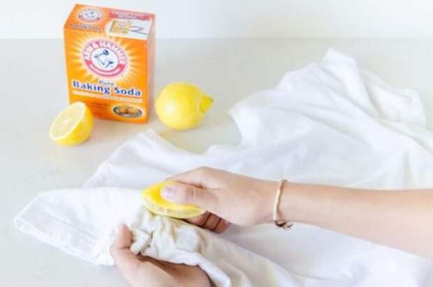 Лимон и пищевая сода — действенное средство в борьбе с пятнами. /Фото: thumbs.web.sapo.io