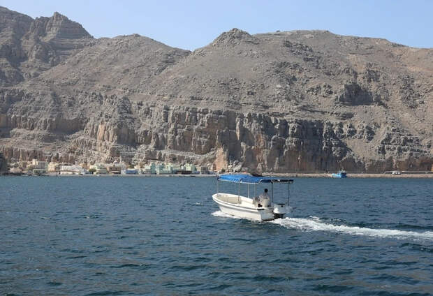 Fars: Иран ввел блокаду Ормузского пролива