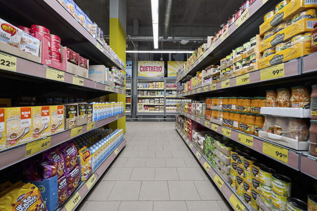 Газета.Ru выяснила, можно ли накрыть новогодний стол за 2990 рублей