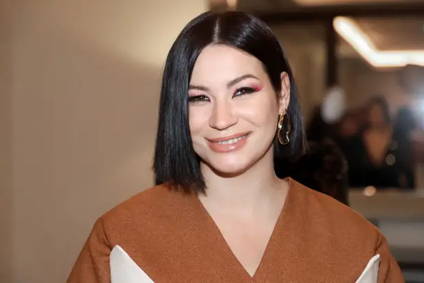 Иду Галич заметили в объятиях популярного блогера