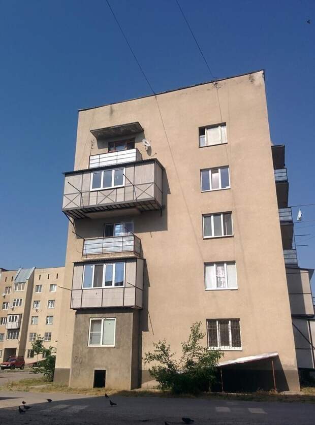 Скромностью тут и не пахнет Скромностью тут и не пахнет