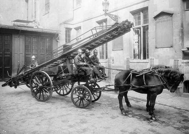 Городская пожарная команда. Париж.  1900 год города, история, старые фотографии