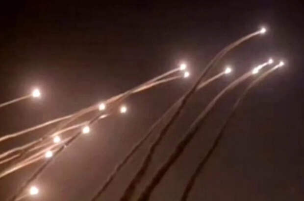 Иран ударил по нефтяному району Фуджейры и зоне Шарджи в ОАЭ