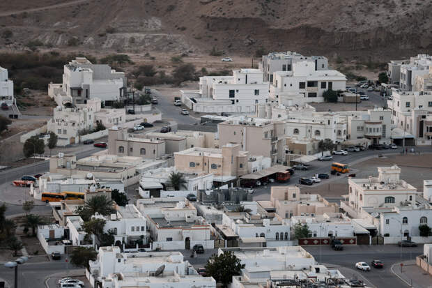 Россияне массово устремились в Оман на фоне отмены рейсов из ОАЭ