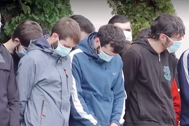 100 молодых чеченцев вернули из Москвы домой из-за недостойного поведения