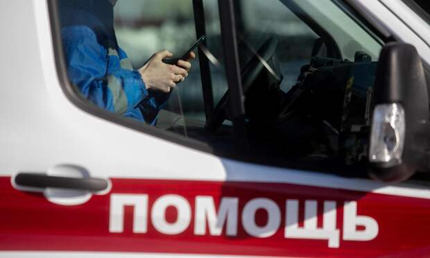 Юная жительница Ленобласти чуть не истекла кровью после пирсинга в торговом центре