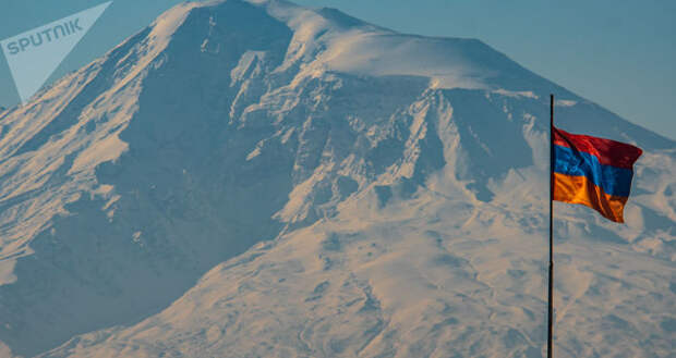 Флаг Армении на фоне горы Арарат