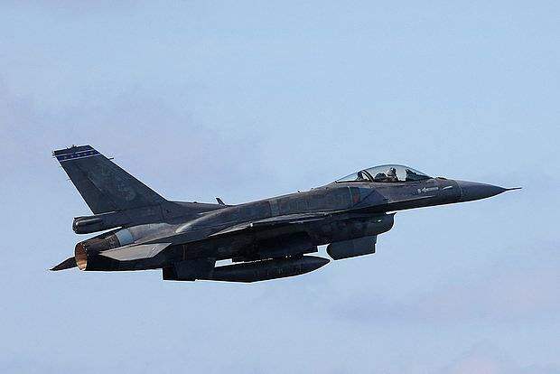 Пентагон подписал контракт на обслуживание переданных Украине F-16