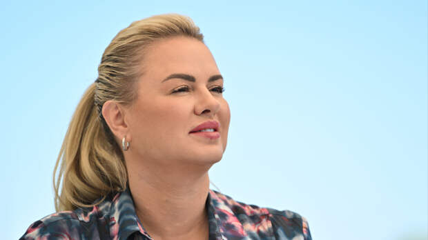 Кексики с сюрпризом, антибиотики и миллионы: новая роль Ани Семенович