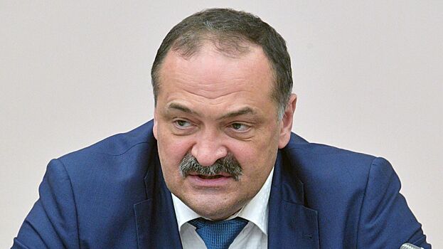 Глава Дагестана Меликов отверг обвинения в оскорблении жителей республики