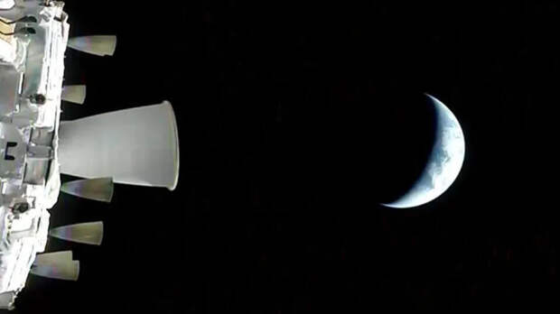 NASA опубликовало первую фотографию Земли, сделанную с корабля Orion